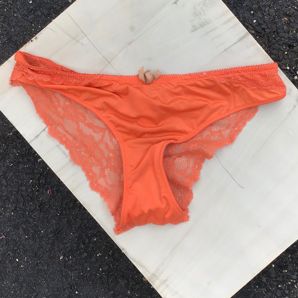 3 pairs Victoria Secret Hanky Panky & Gillian OS